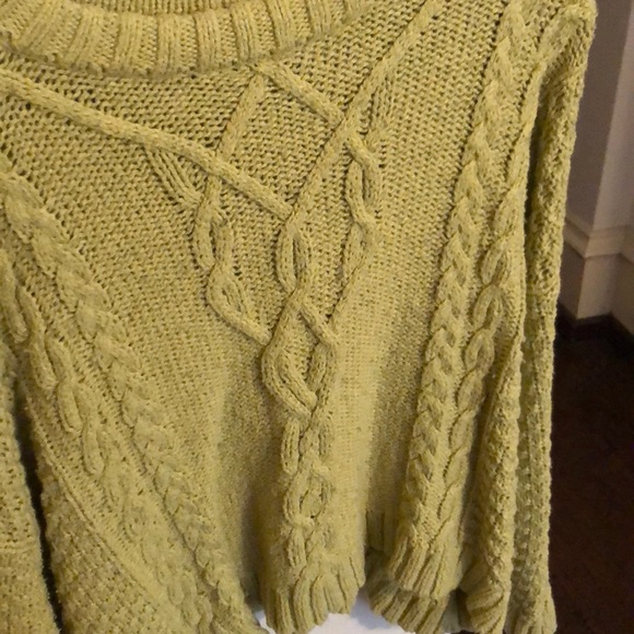 cozy aerie sweater! - Picture 4 of 4